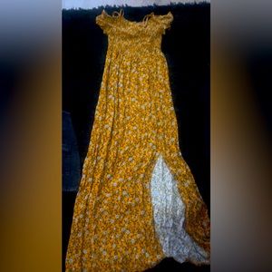 Brand new dress never worn size M